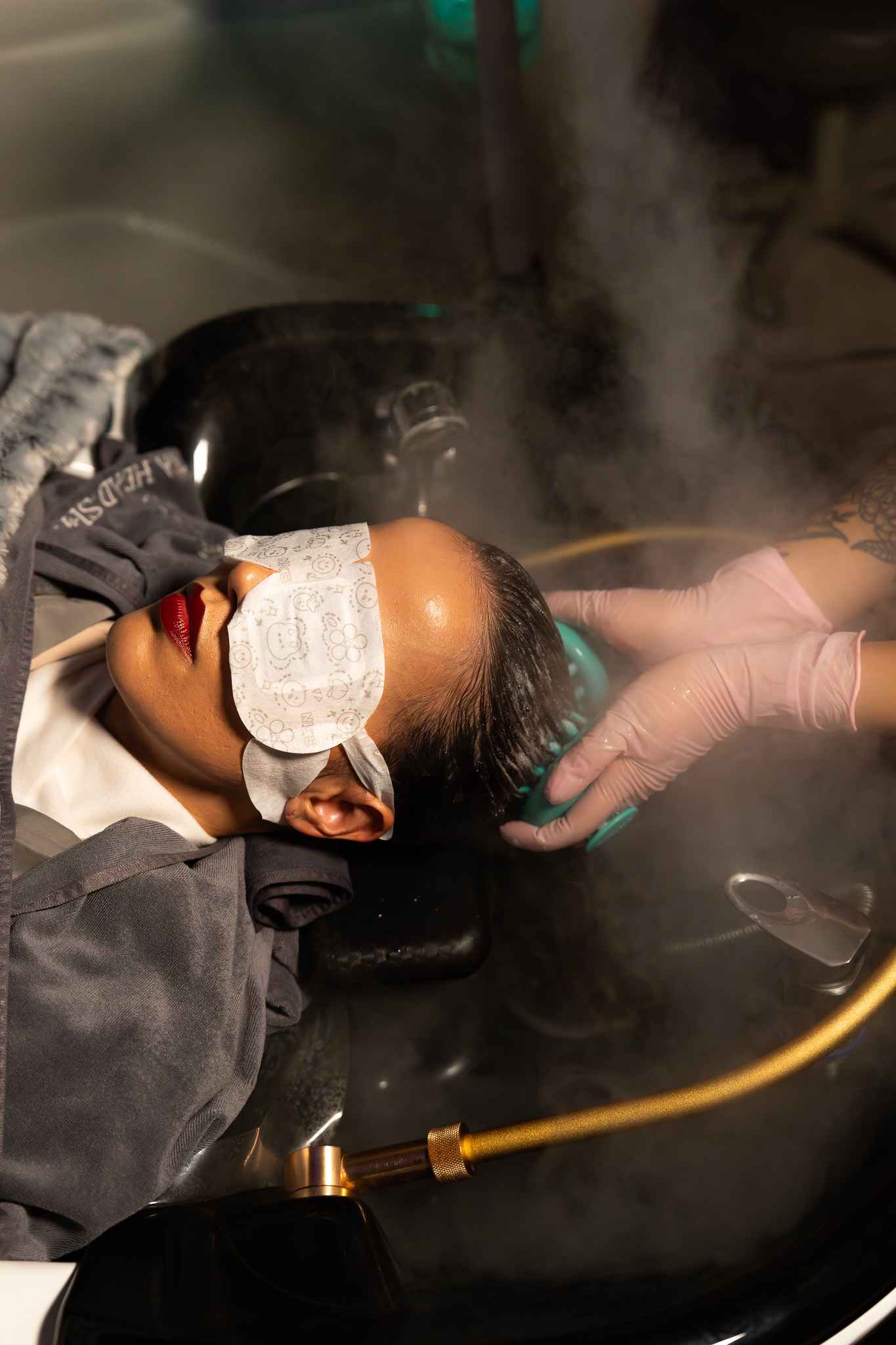 Steam treatment at Invita Head Spa Vista